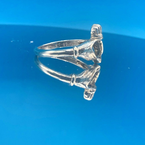 Vintage Sterling Silver Open-Work Ring - Picture 13 of 13